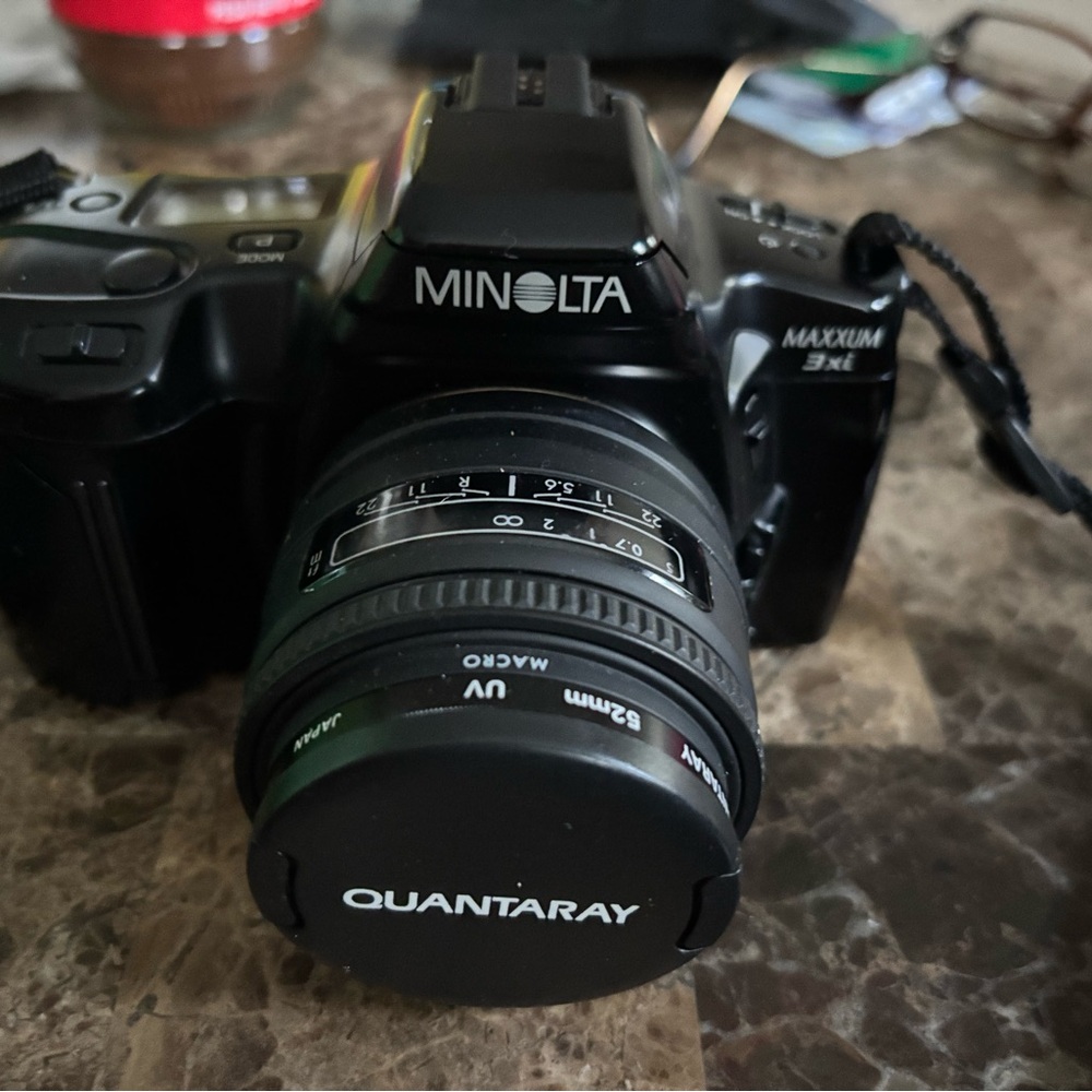 Minolta Maxxum 3xi Black Digital Camera with Quantaray Lens